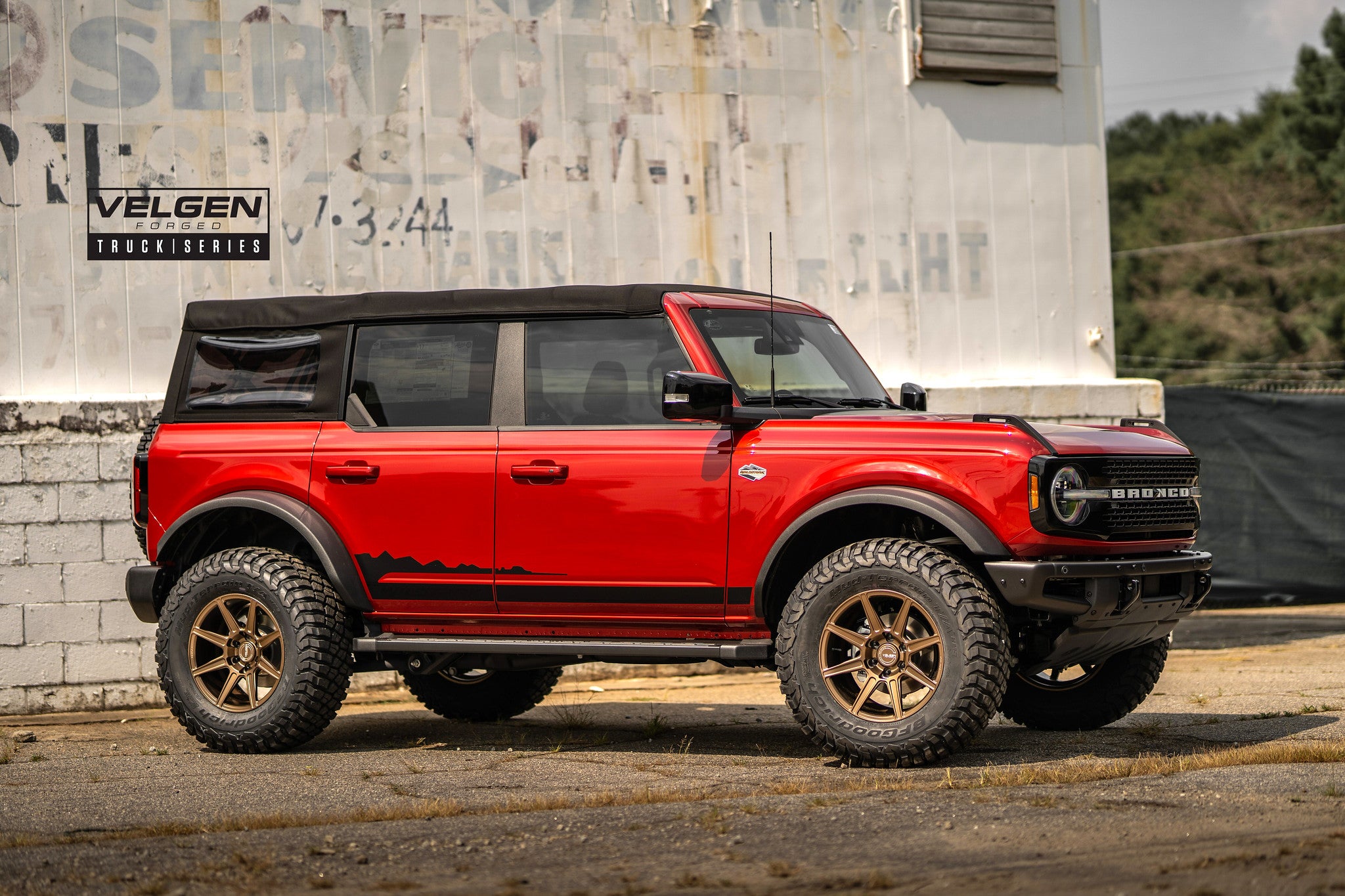 Velgen VFT8 18x9" alloy wheels 8 spoke truck forged wheels in satin bronze on Ford Bronco 2021 - Side shot