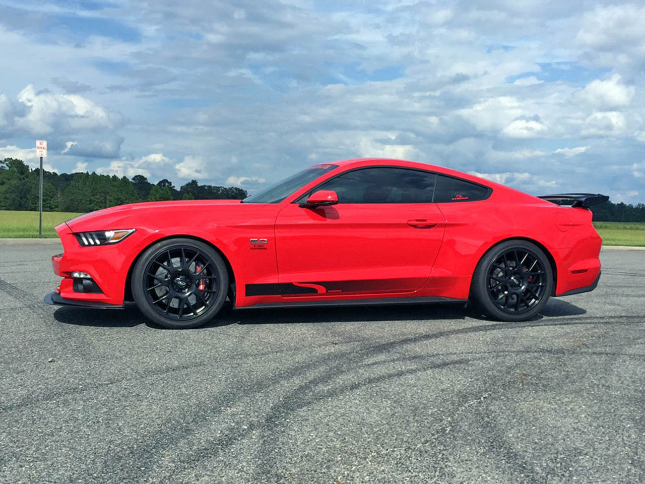 Produkte Steeda S550 Mustang GT Schleppfedern – Linear (2015–2023)