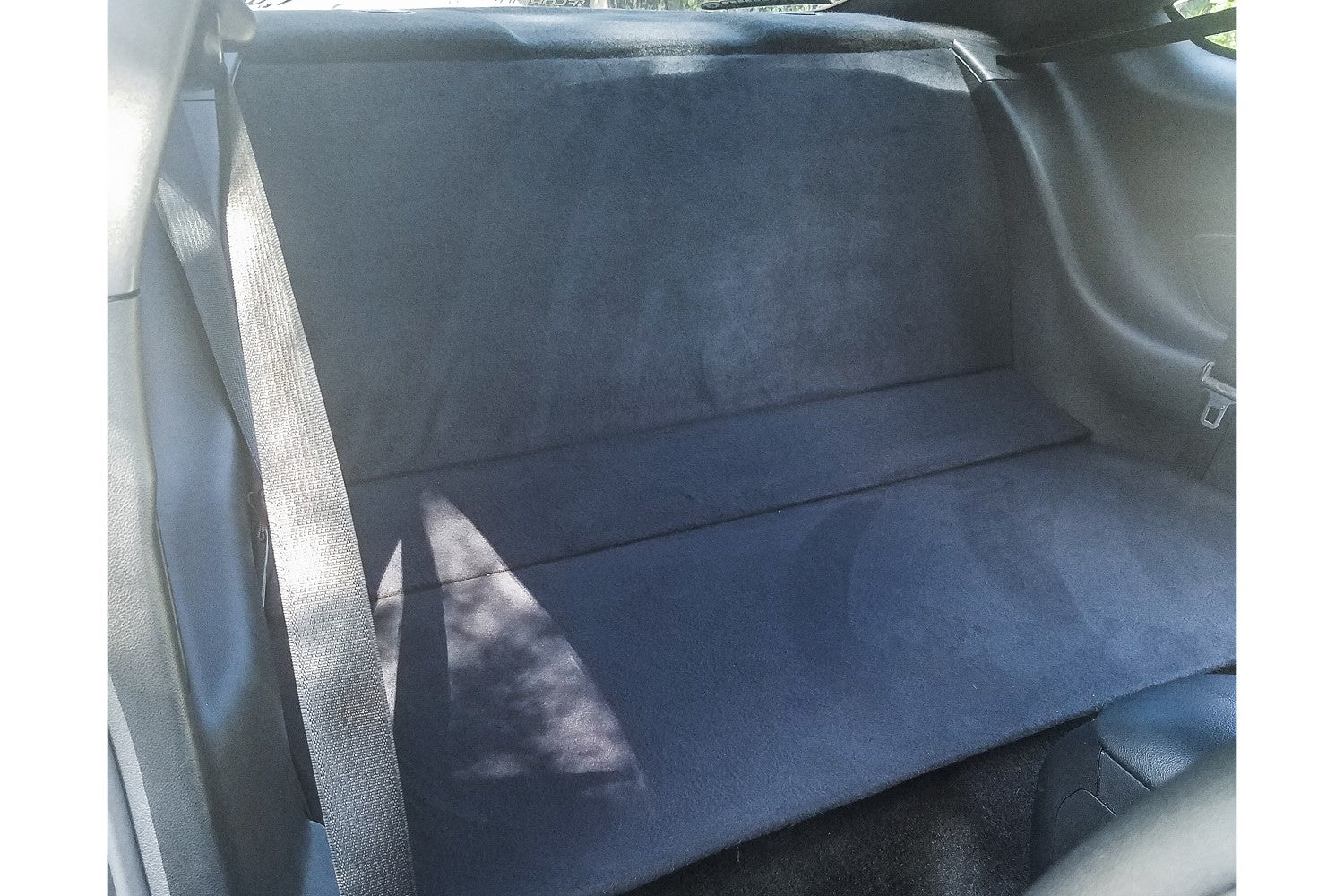 CM Composites Mustang Kit de instalación de eliminación del asiento trasero