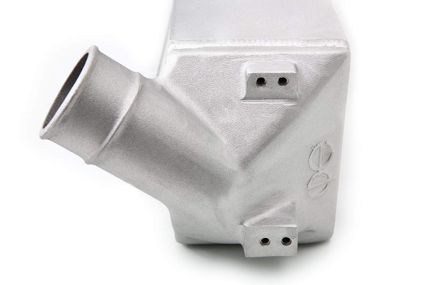 cp-e ΔCore Ford Mustang EcoBoost Mezichladič FMIC na přední straně