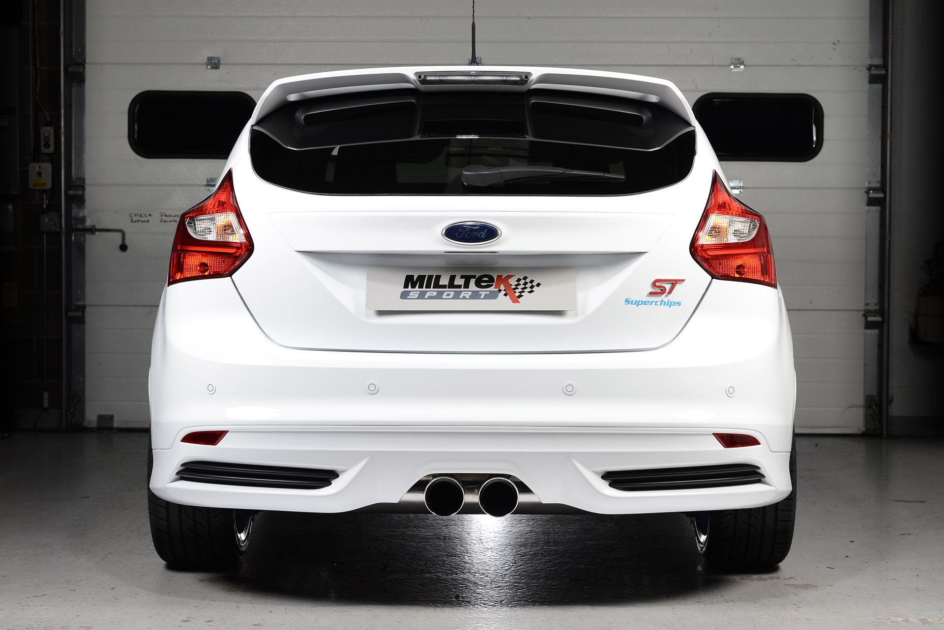 ميلتيك Focus ST mk3 Catback النظام (هاتشباك فقط)