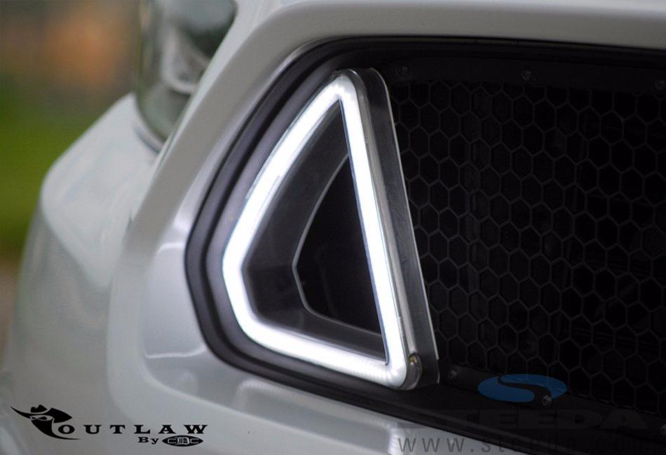 Grille supérieure de commutation à DEL Mustang Outlaw LED de CDC S550