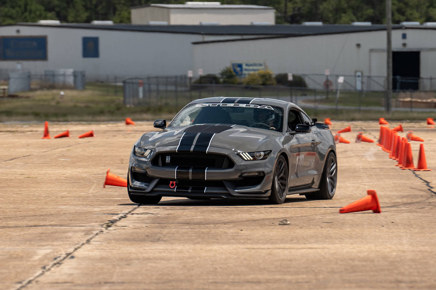 Steeda dugó Magneride vezérlőben Ford Mustang S550 GT-hez, Ecoboost, Mach One, Bullitt Magneride-dal 2018, 2019, 2020, 2021, 2022