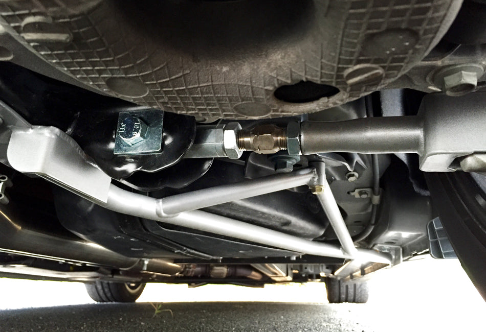 Suspensórios de suporte do subquadro traseiro Steeda Mustang IRS (2015-2024)